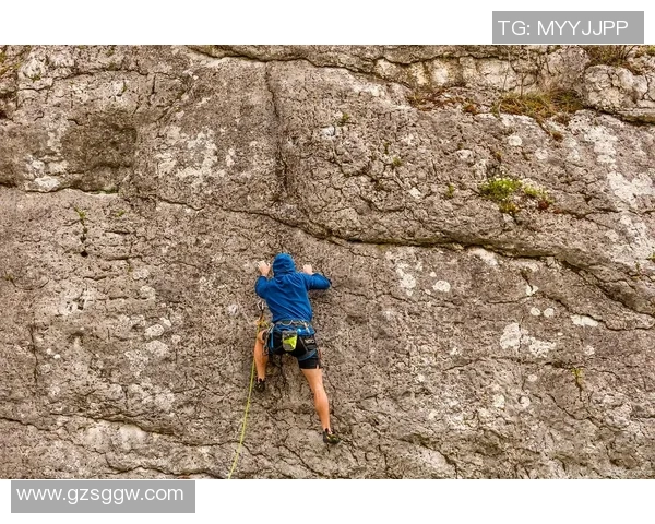 深圳攀岩队的逆袭之路:探索攀岩深度与团队精神的完美结合 深圳攀岩队的逆袭之路:探索攀岩深度与团队精神的完美结合