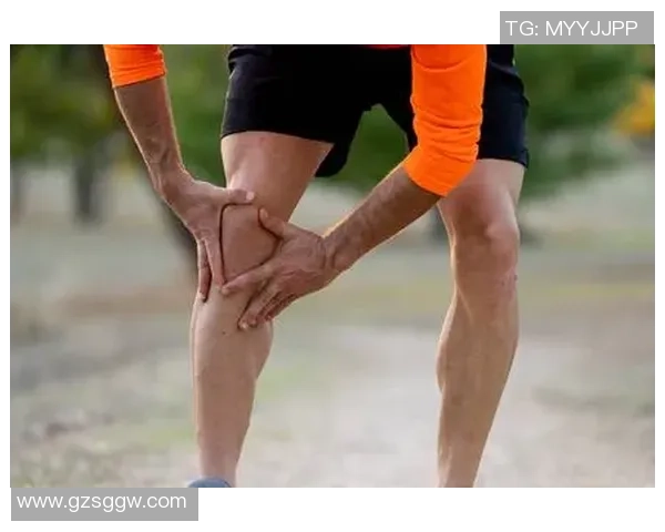 足球运动中如何有效保护指甲避免受伤与损伤的实用技巧与建议 足球运动中如何有效保护指甲避免受伤与损伤的实用技巧与建议